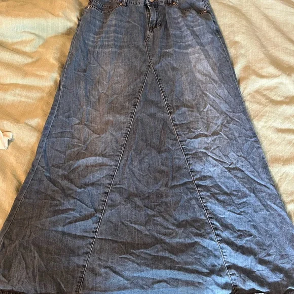 Chic Coral Women's Skirt - Picture 8 of 16